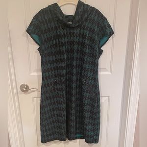 Madison Leigh Sz 16 Black Green Cap Sleeve dress GUC B5